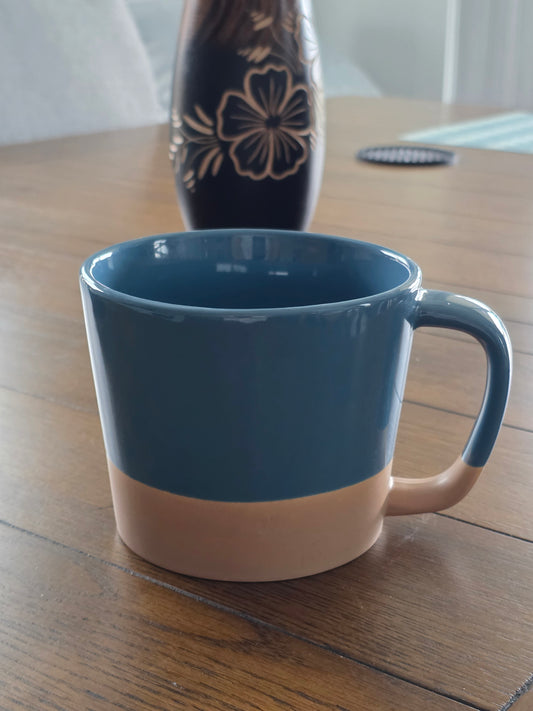 Glazed Stoneware Soup Mug w/Vented Lid - 2 Colors
